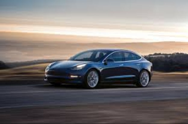 Нідерланди першими в Європі дозволили Tesla Full Self-Driving Supervised