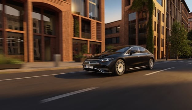 Mercedes-Benz представив оновлений електричний ліфтбек EQS (фото)