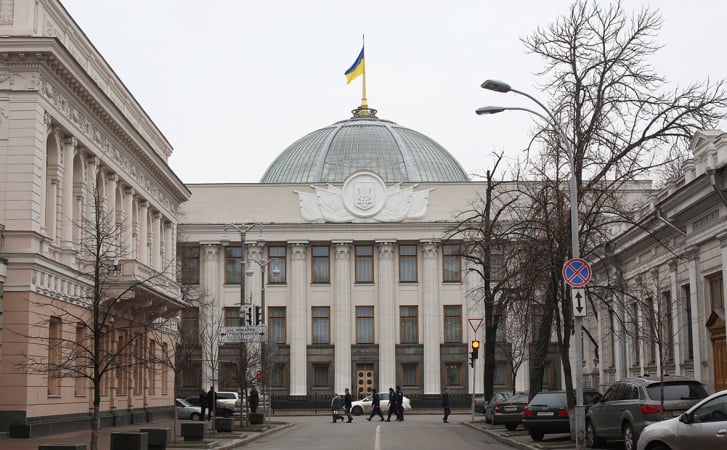 Автоматичне стягнення боргів: Рада об'єднала бази банків, нотаріусів та МВС