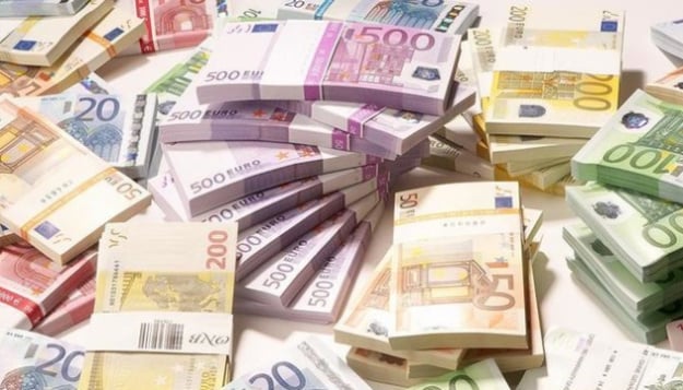 Угорщина зняла вето: Посли країн ЄС затвердили кредит Україні на 90 млрд євро