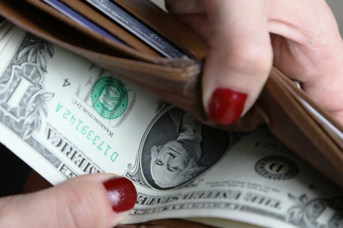 Курс валют на 29 травня: долар у банках подешевшав на 4 копійки