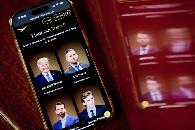 Сім'я Трампа заробить на стейблкоїні USD1 $150 млн — Bloomberg
