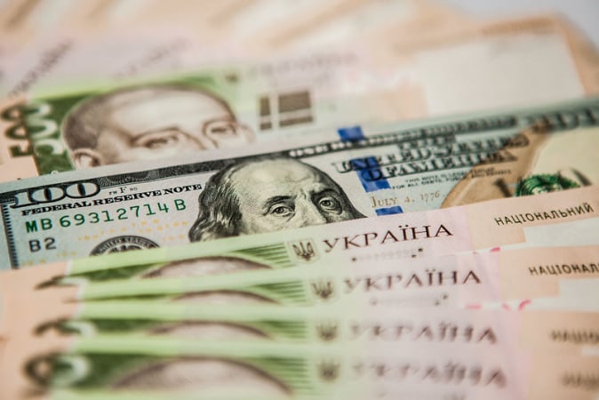 НБУ встановив курси на четвер: долар оновив максимум і майже досяг 45 гривень