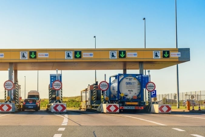 Платні дороги в Україні з'являться обов'язково