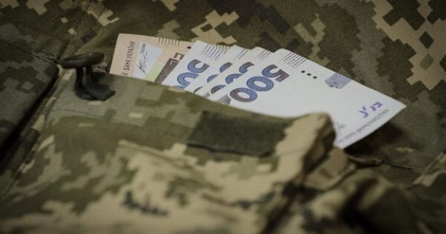 Реформа ЗСУ: нові контракти із зарплатою до 460 тисяч, автопереведення та терміни служби
