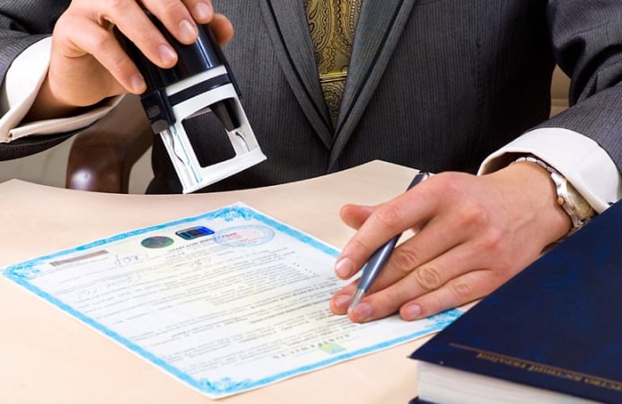 Нотаріуси переходять на електронні повідомлення про оренду нерухомості
