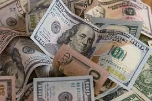 Долар уже вище 45 грн: аналітики дали новий прогноз курсу