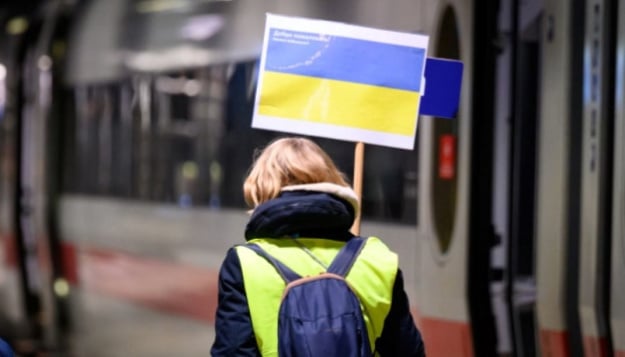 Українців за кордоном чекають нові правила з 1 липня: що зміниться