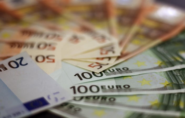 Курс валют 7 липня: євро в обмінниках подорожчало на 6 копійок