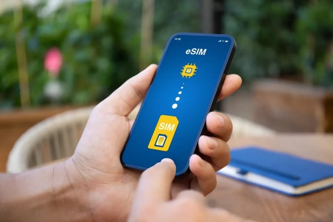 Українці дедалі частіше обирають eSIM: у lifecell назвали цифри