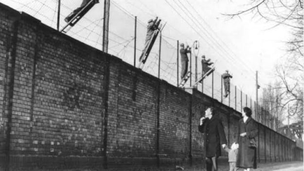 Росіяни знову стануть «радянськими туристами»: виїзд тільки групами по 10 осіб