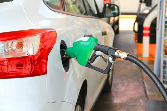 Пальне в Україні може здорожчати до 100 грн за літр