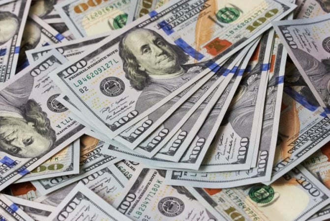 Долар зріс у купівлі та продажу на міжбанку