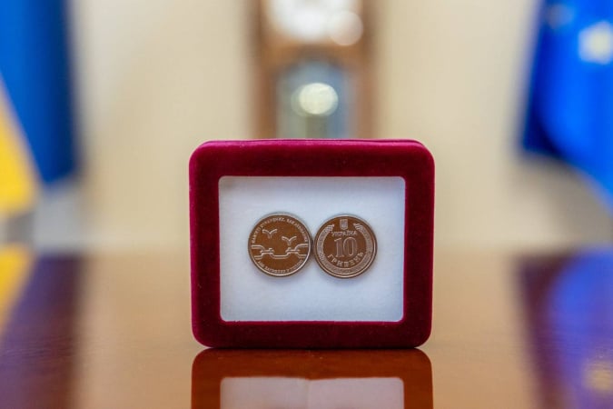 НБУ ввів у обіг пам'ятну монету, присвячену загиблим і закатованим у російському полоні (фото)