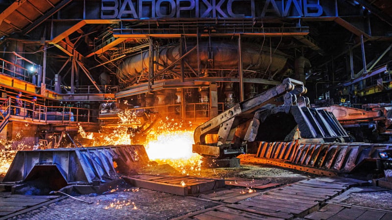 «Запоріжсталь» повністю зупинила роботу після ракетного удару росії: загинули 7 працівників
