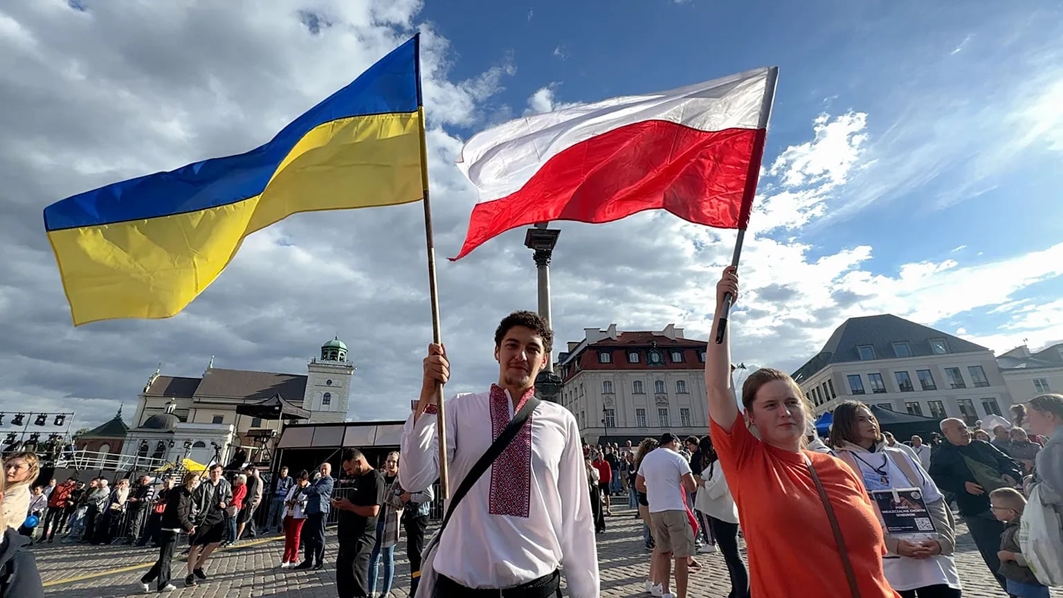 Українці масово виїжджають із Польщі: які країни ЄС обирають біженці