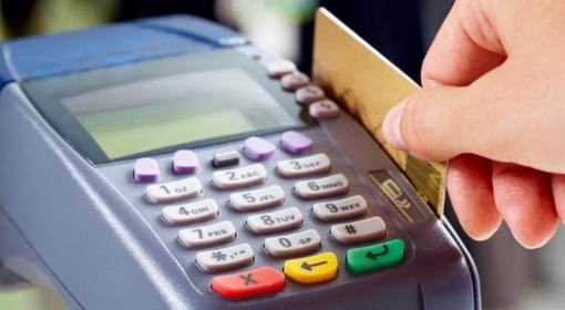 Українці дедалі частіше відмовляються від готівки: 96% карткових операцій уже безготівкові