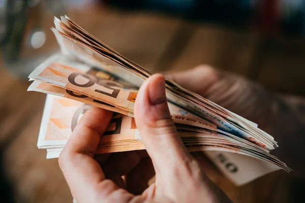 Польща чи Німеччина: де українці можуть заробити більше у 2026 році