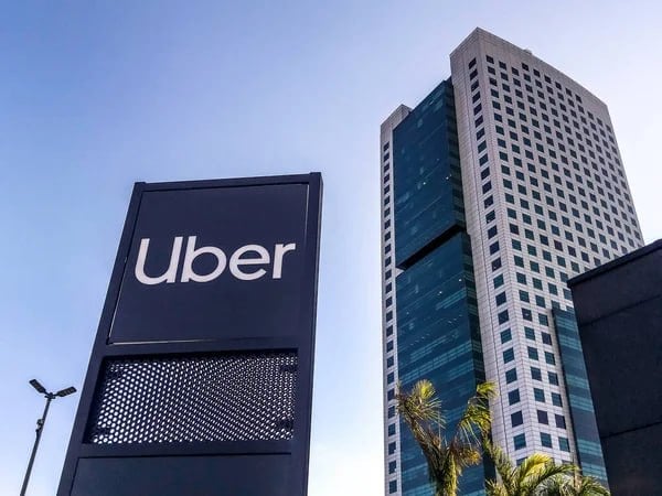 Uber скорочує 3300 працівників: компанія інвестує $10 млрд у роботаксі