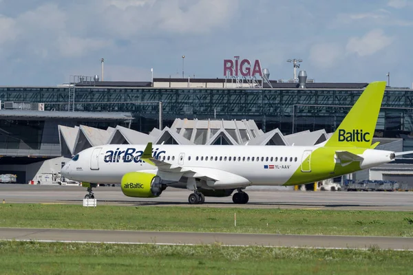 Латвійська AirBaltic звернулася до суду в США через фінансові проблеми