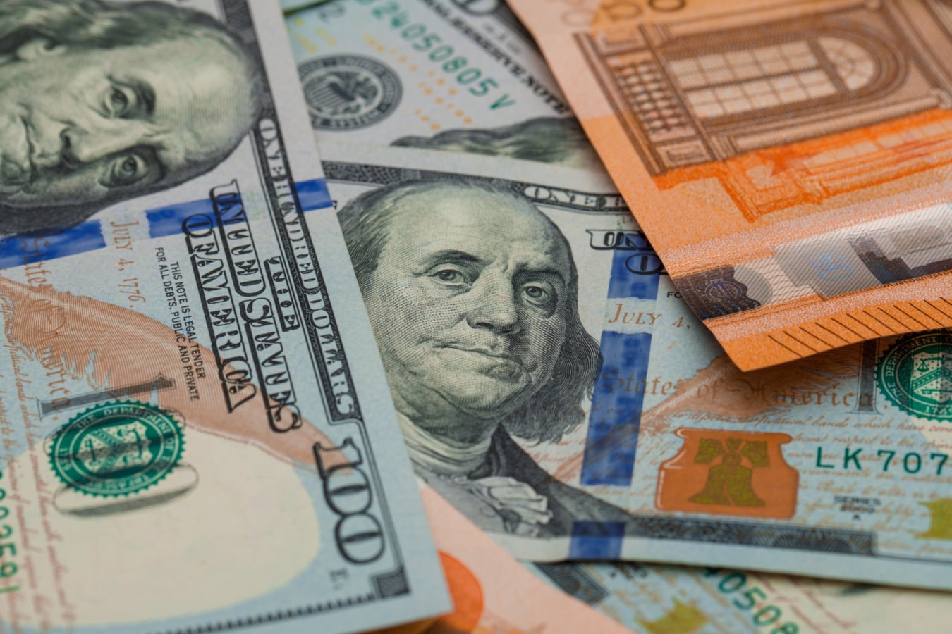 Курс валют 30 вересня: долар і євро подешевшали