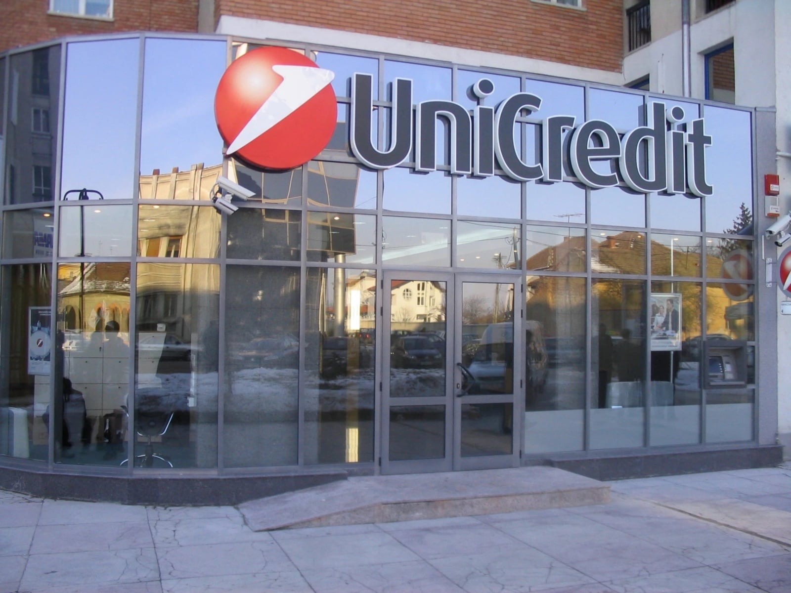 Путін дозволив UniCredit продати підрозділ у Росії