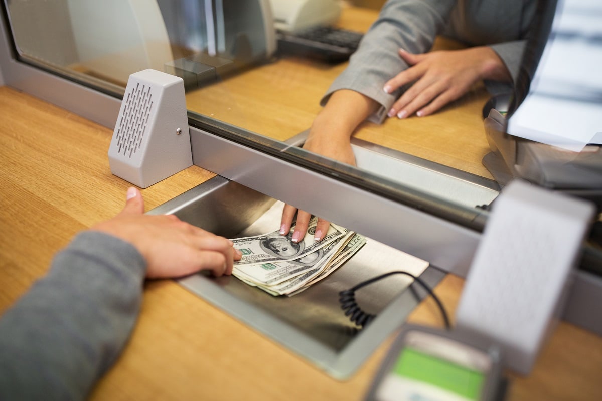 Кредитний бум у банках: ПриватБанк і monobank забрали найбільший приріст позик населенню