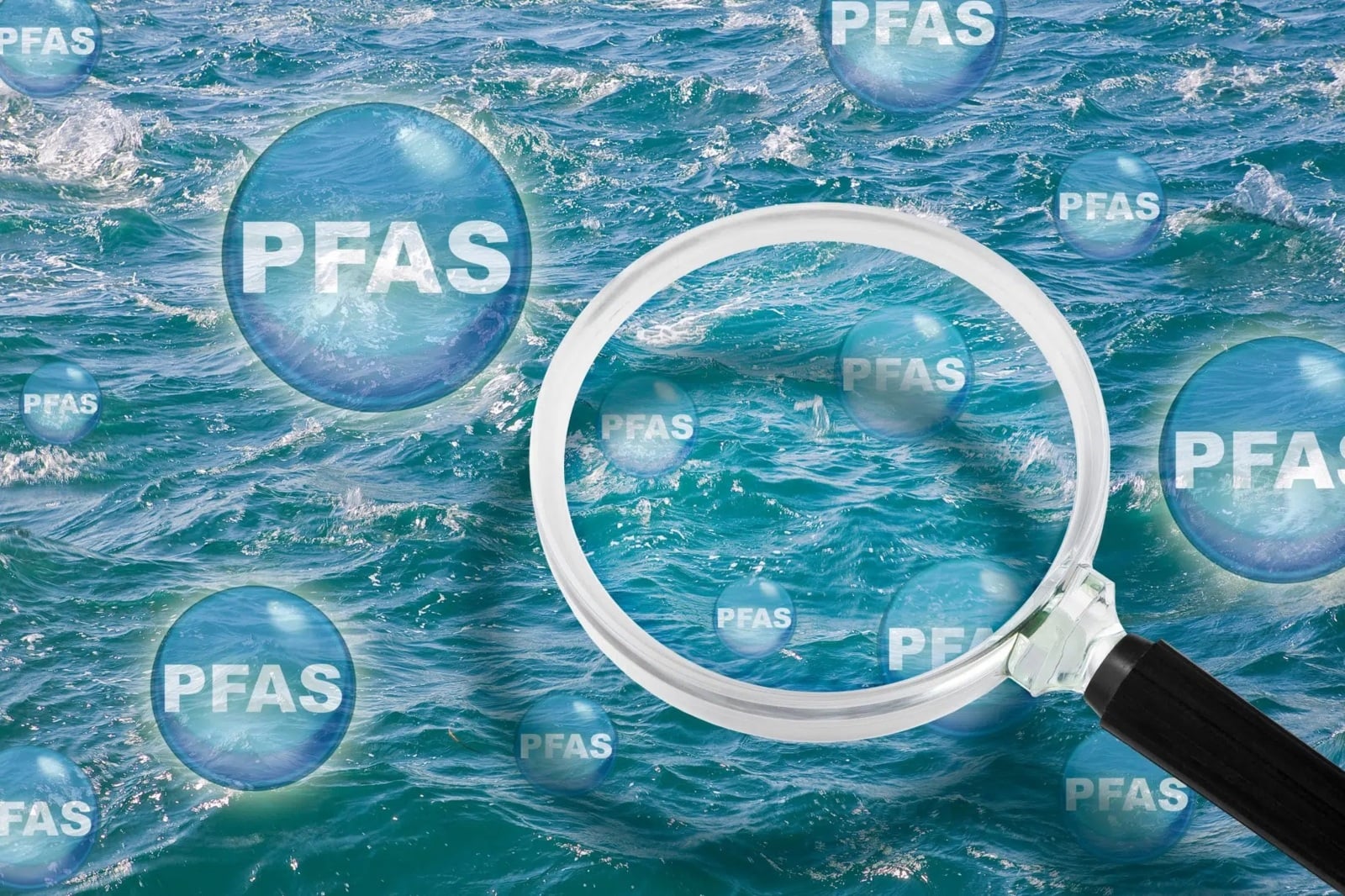 Куртки, коробки для піци та косметика: які товари з PFAS обмежать у ЄС з 10 жовтня