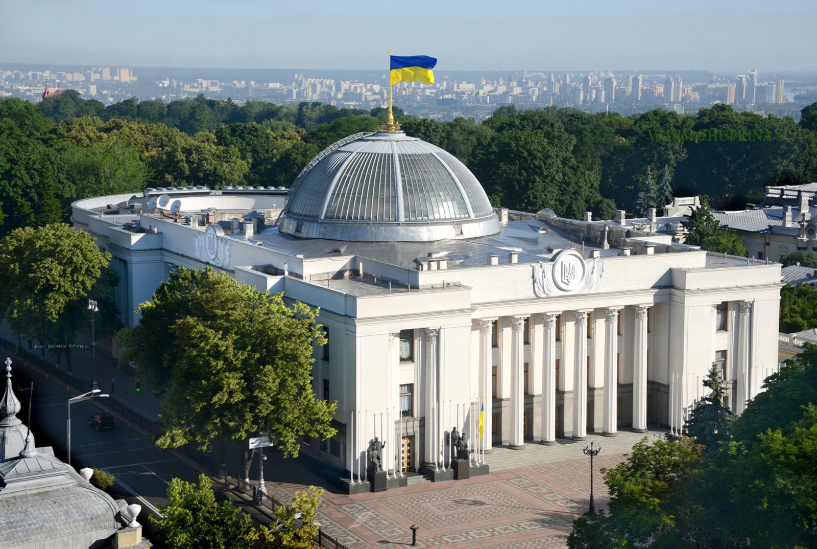 Мільярд на футбольні поля та мисливські угіддя: що депутати хочуть профінансувати з бюджету-2027